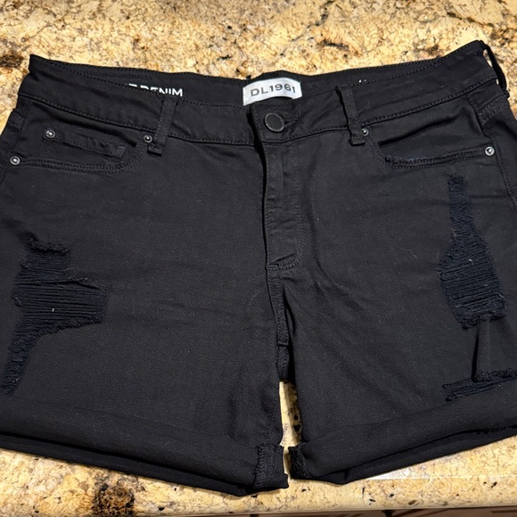 DL1961 Women's Black Distressed Jean Shorts - Picture 1 of 3